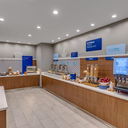 Holiday Inn Express & Suites - Hawaiian Gardens By Ihg Екстериор снимка