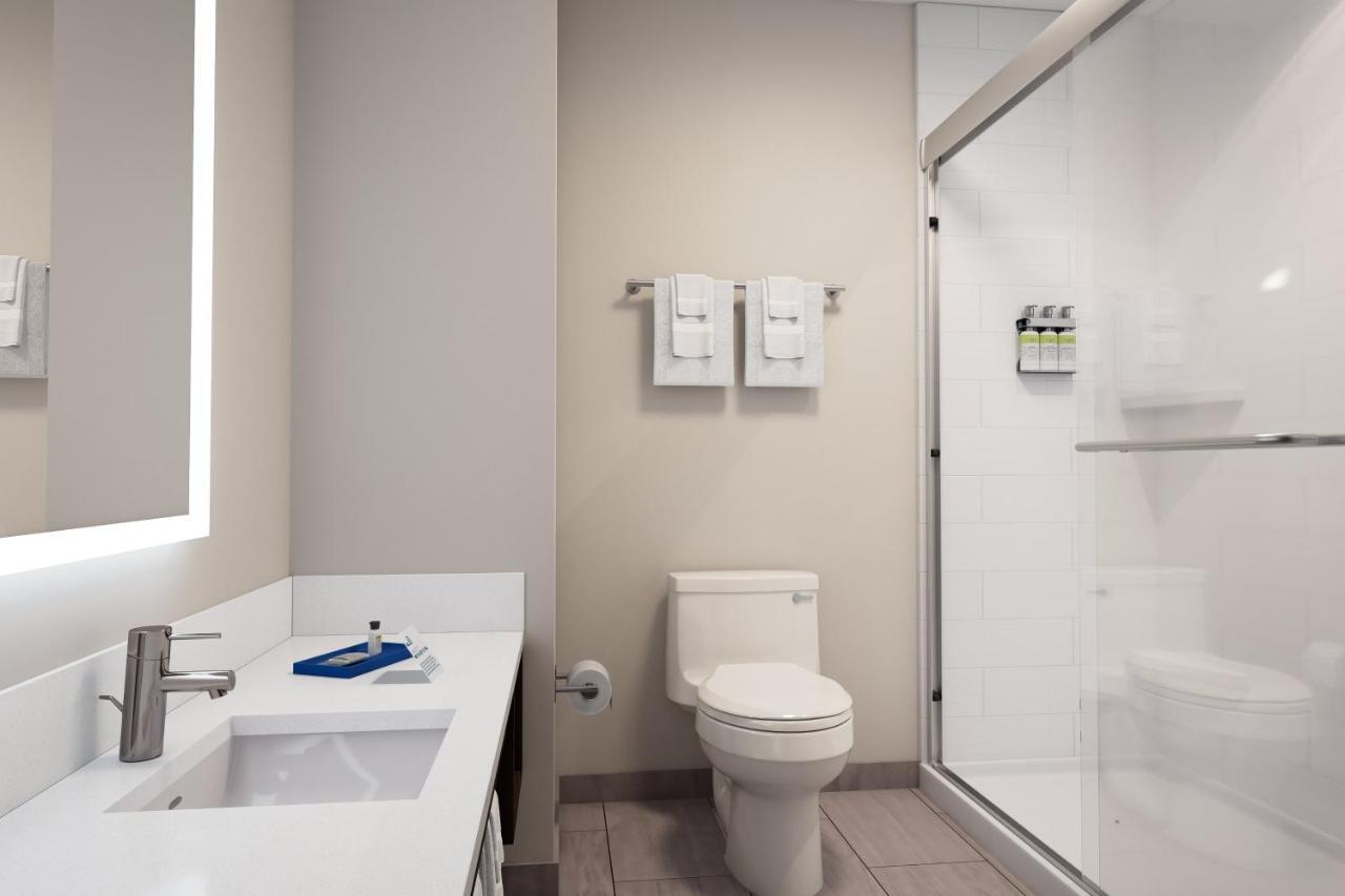 Holiday Inn Express & Suites - Hawaiian Gardens By Ihg Екстериор снимка