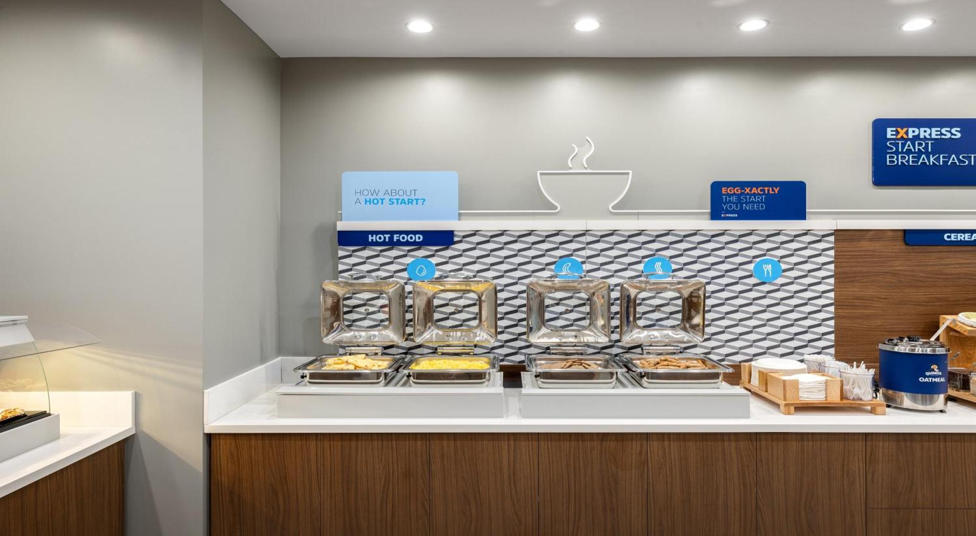 Holiday Inn Express & Suites - Hawaiian Gardens By Ihg Екстериор снимка