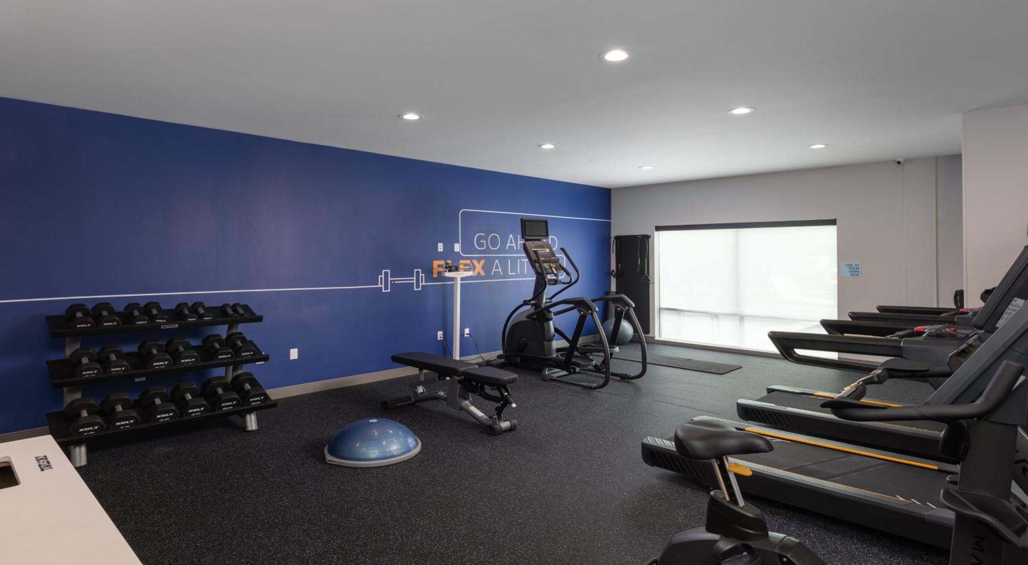 Holiday Inn Express & Suites - Hawaiian Gardens By Ihg Екстериор снимка