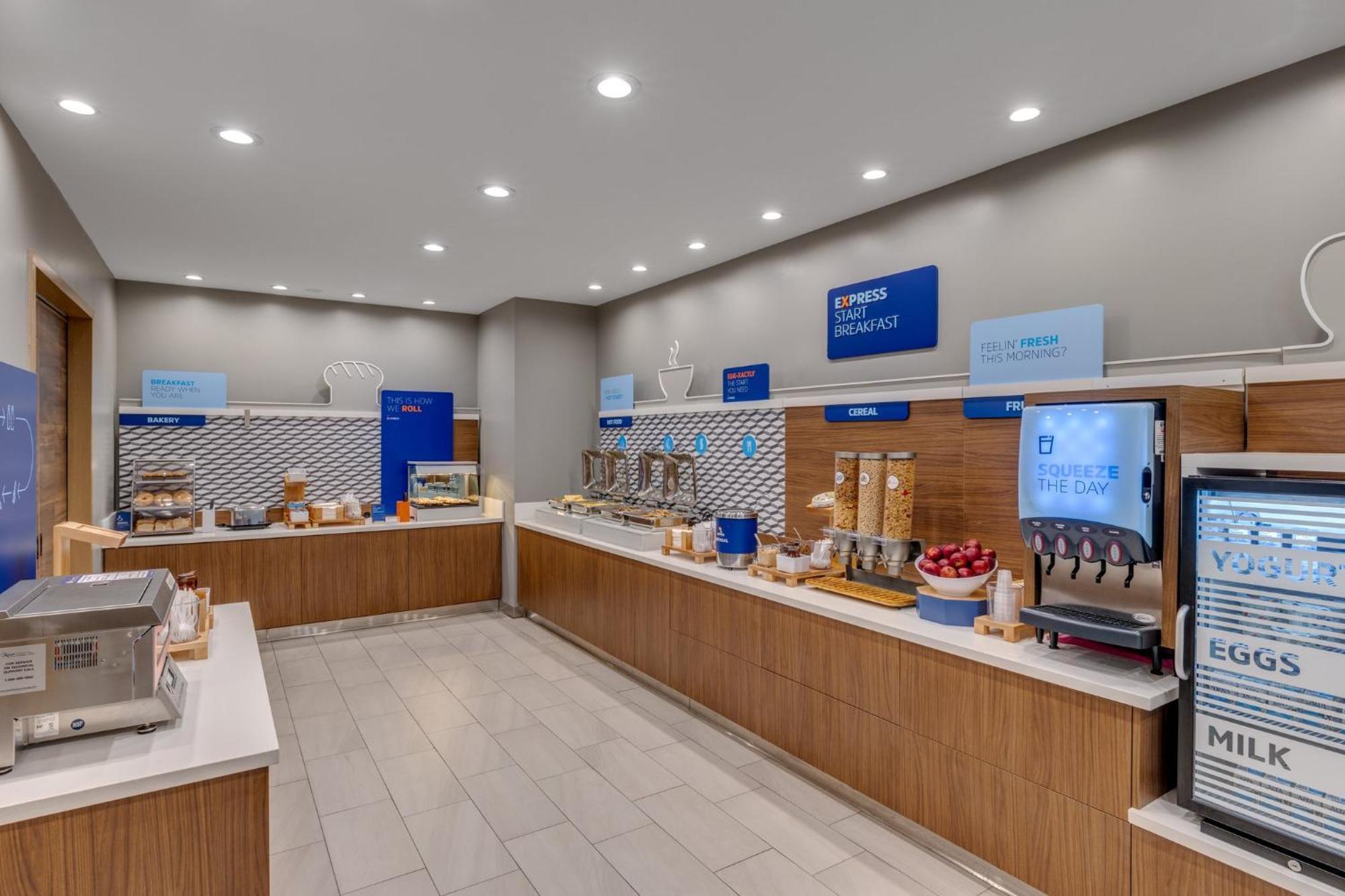 Holiday Inn Express & Suites - Hawaiian Gardens By Ihg Екстериор снимка