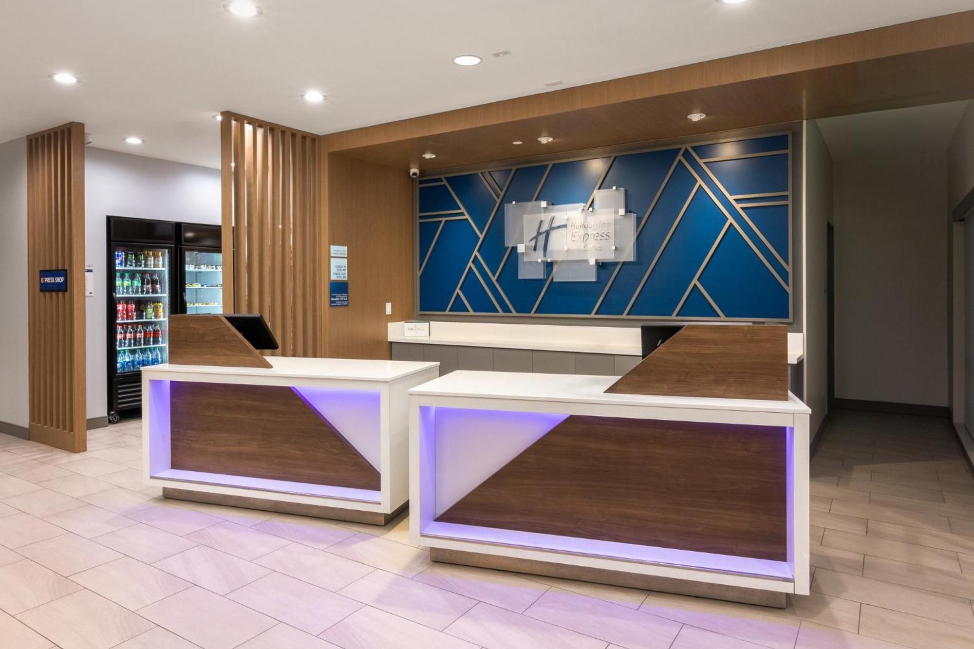 Holiday Inn Express & Suites - Hawaiian Gardens By Ihg Екстериор снимка
