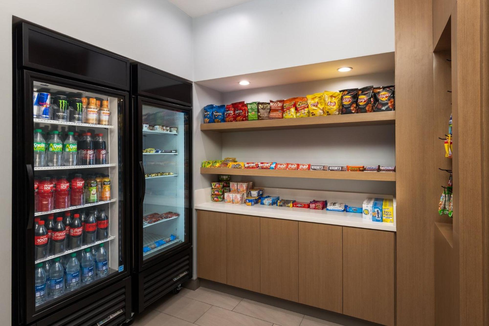 Holiday Inn Express & Suites - Hawaiian Gardens By Ihg Екстериор снимка
